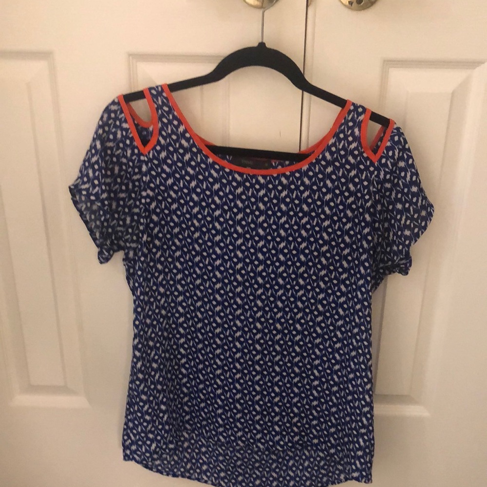 Cold shoulder top
